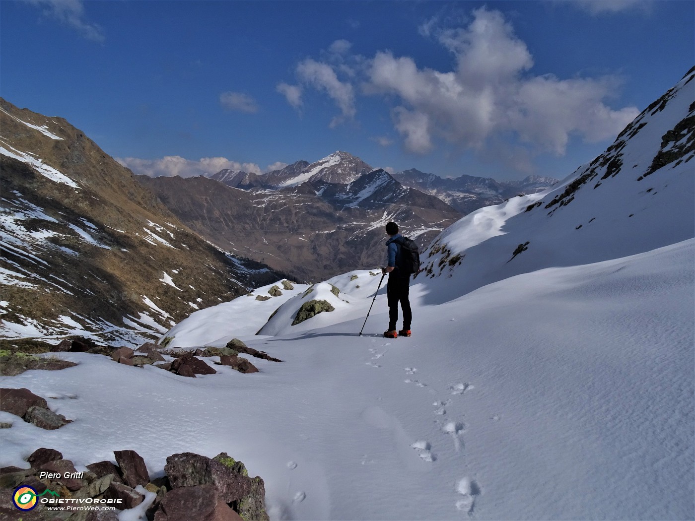 37 Andiamo a saggiare verso la Val Ponteranica il percorso per la cima del Mincucco...nessuna traccia presente , ci tocca tracciare !.JPG